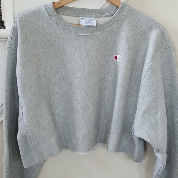 Champion Cropped Sweatshirt - Picture 11 of 14